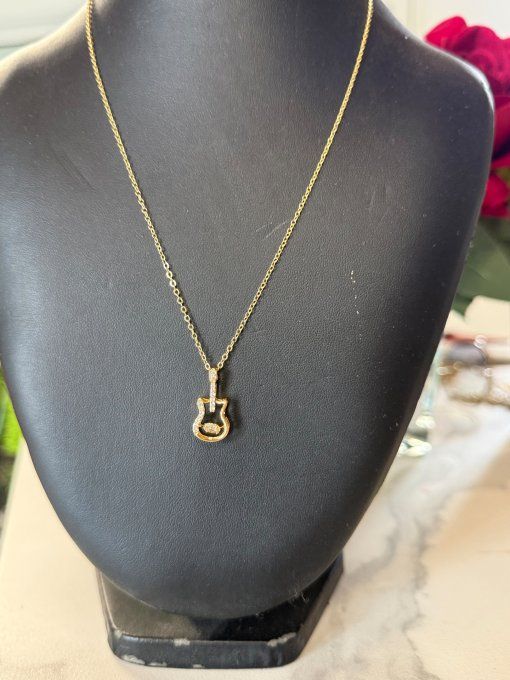 COLLIER - D